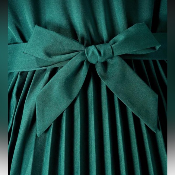 SHEIN Kids Long Sleeve Green Dress - Picture 4 of 6